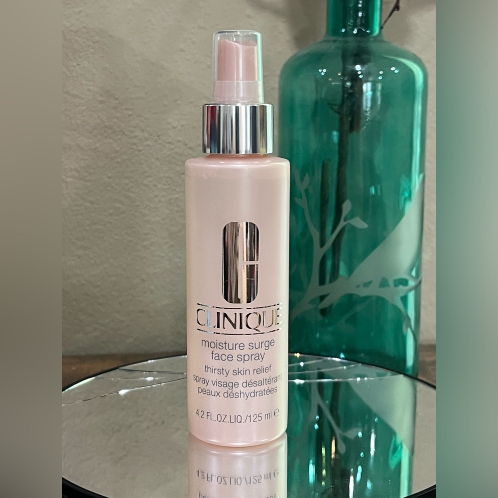 Clinique Moisture Surge Face Spray, new